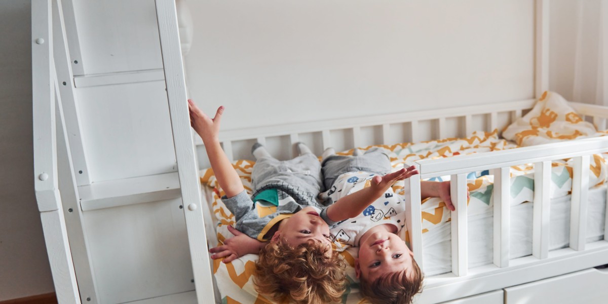 It's True That The Most Common Toddler Bunk Beds Debate Doesn't Have To Be As Black Or White As You Might Thin