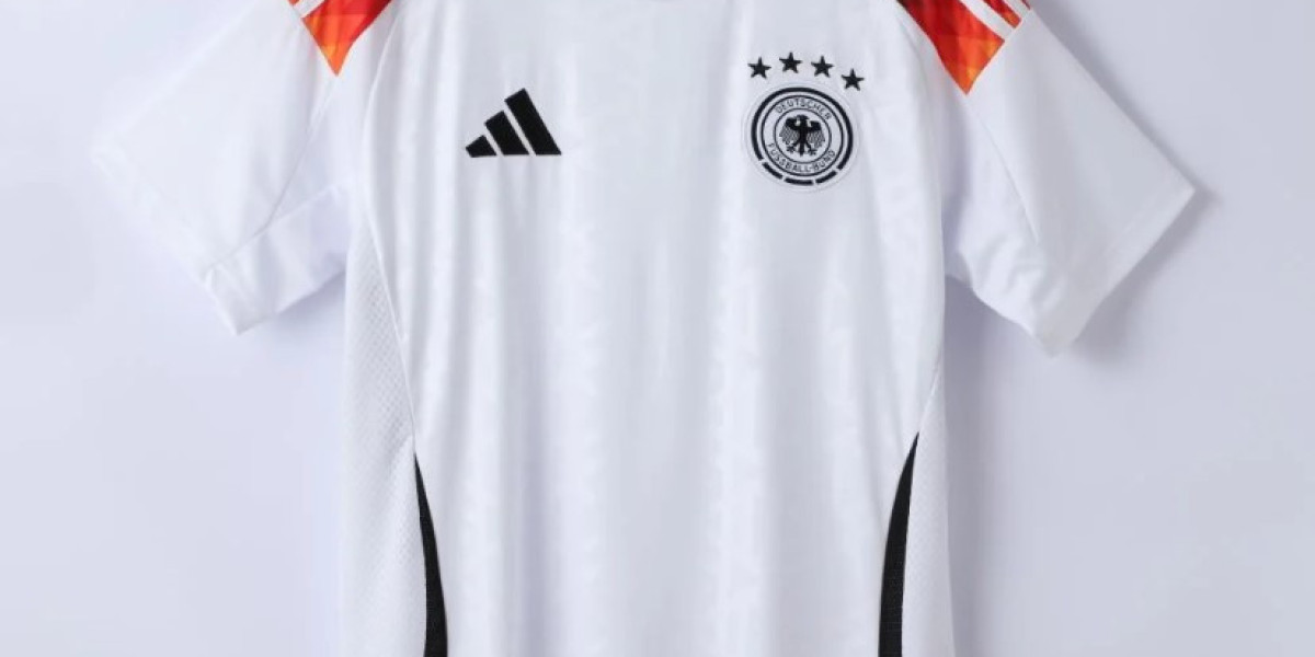 المانيا منتخب يتألق في يورو 2025: احجز تجربتك مع Sport Touch الآن!