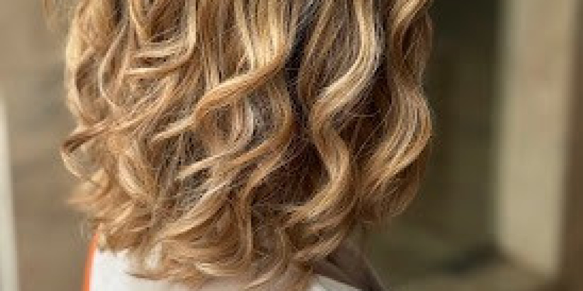 Salons in Marbella (Luxury Context): The Shah Banus Experience