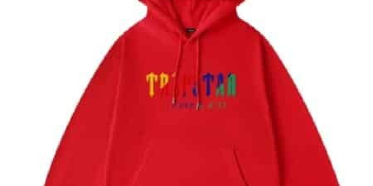 Trapstar vs Supreme: The Battle for Streetwear Hype