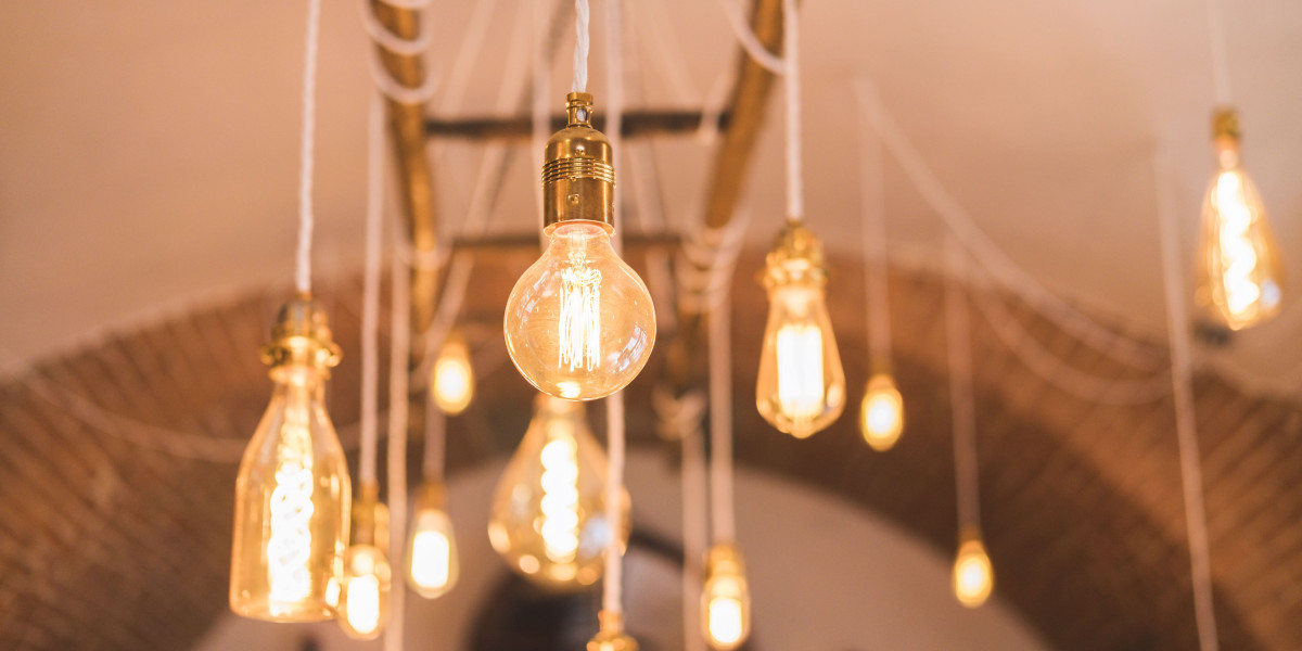 What's The Job Market For UK Light Shop Professionals?