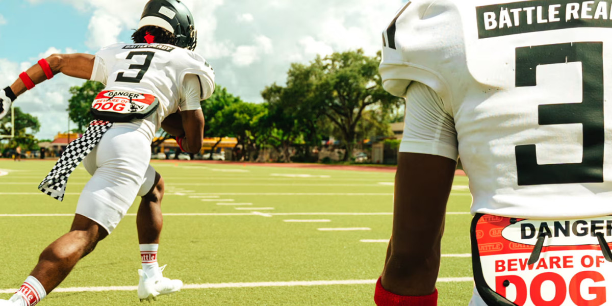 Why Football Back Plate Popularity Is Rising Among Youth Players