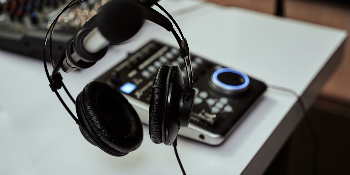 See What Bluetooth Headphones UK Tricks The Celebs Are Using