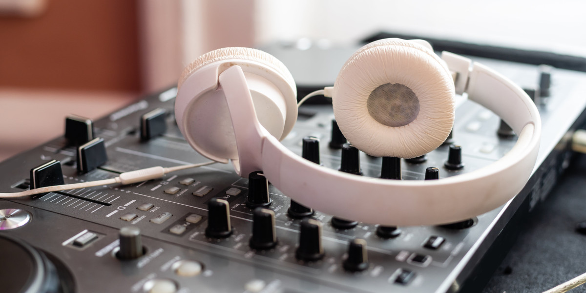 10 Websites To Help You To Become An Expert In Online Headphone Store