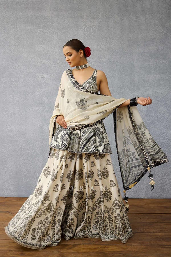 Quick Shopping hacks for last-minute Diwali Clothing Needs | by ToraniIndia | Oct, 2025 | Medium