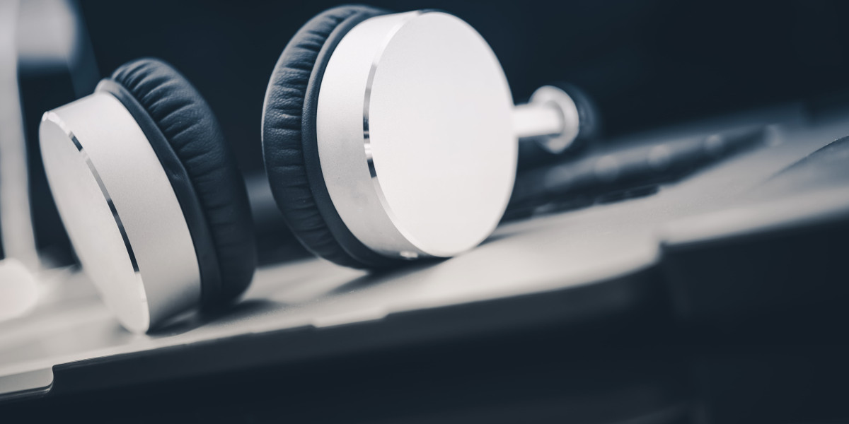 See What Head Phones Tricks The Celebs Are Utilizing