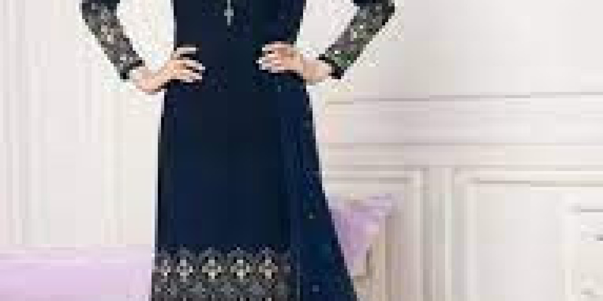 The Best Footwear to Pair With Your Summer Dresses