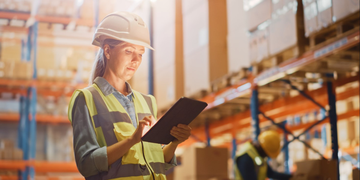 Connected Shipping: The Future of Smarter, Faster Logistics by RUCKUS Networks