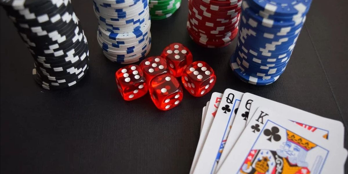 From Casinos to Online Platforms: How Gambling Has Evolved Over the Years
