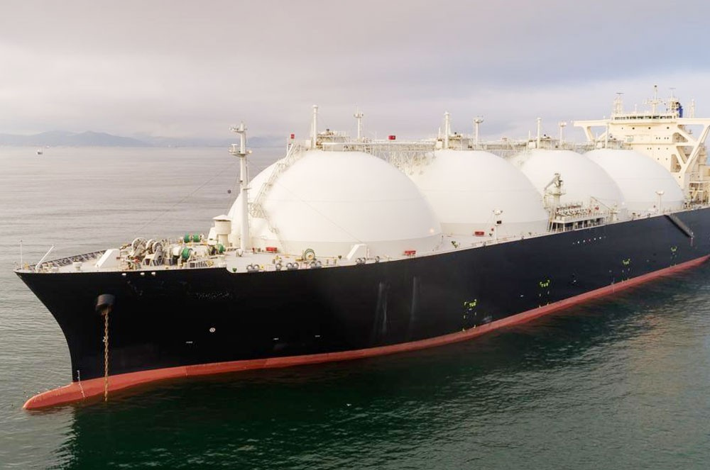 Clean Energy & LNG bunkering Solution and Transshipment | FSRU Operations