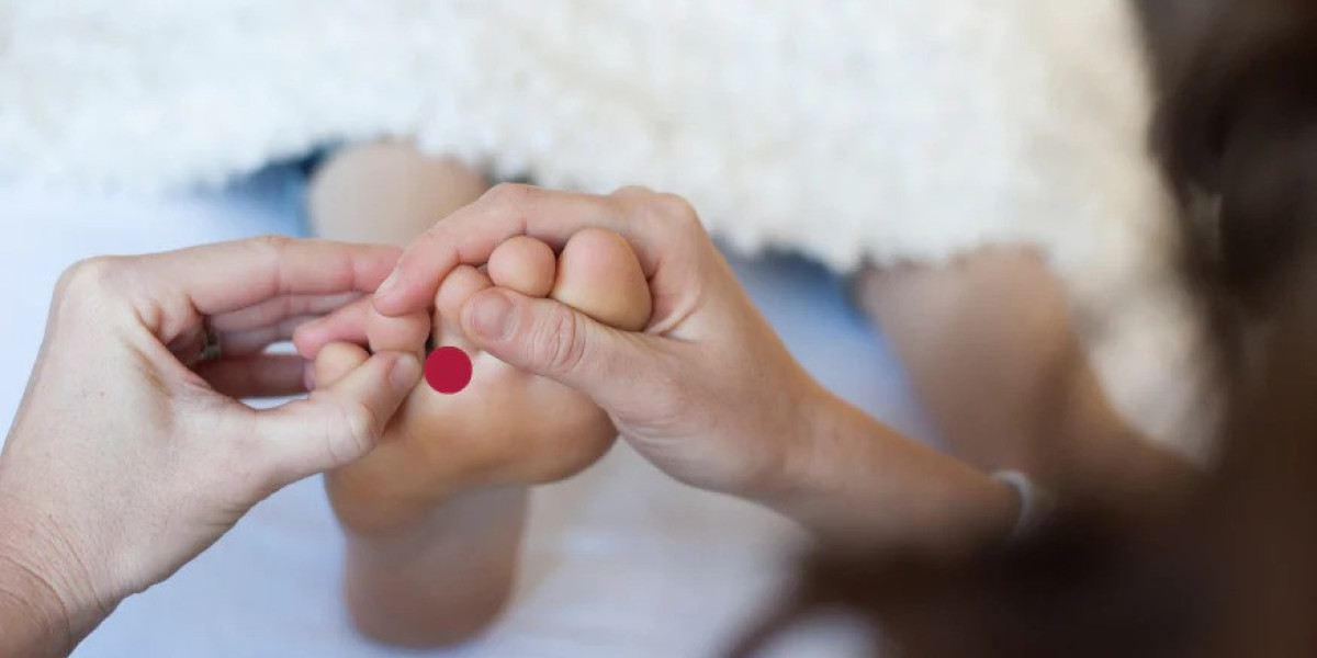 Healing Through Touch: Exploring Reflexology and Dien Chan