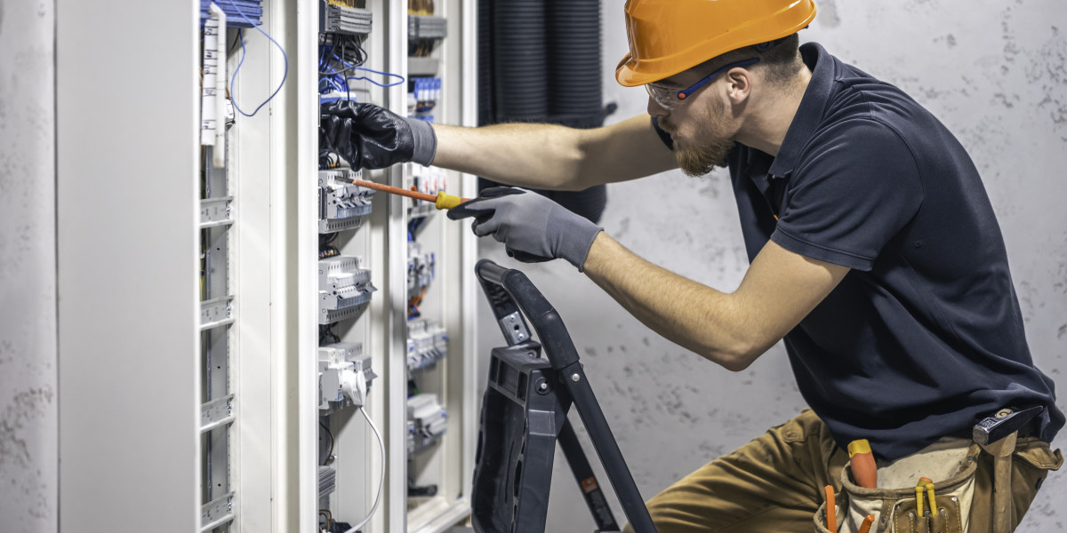 Professional Electrician in Hollywood for Homes and Businesses