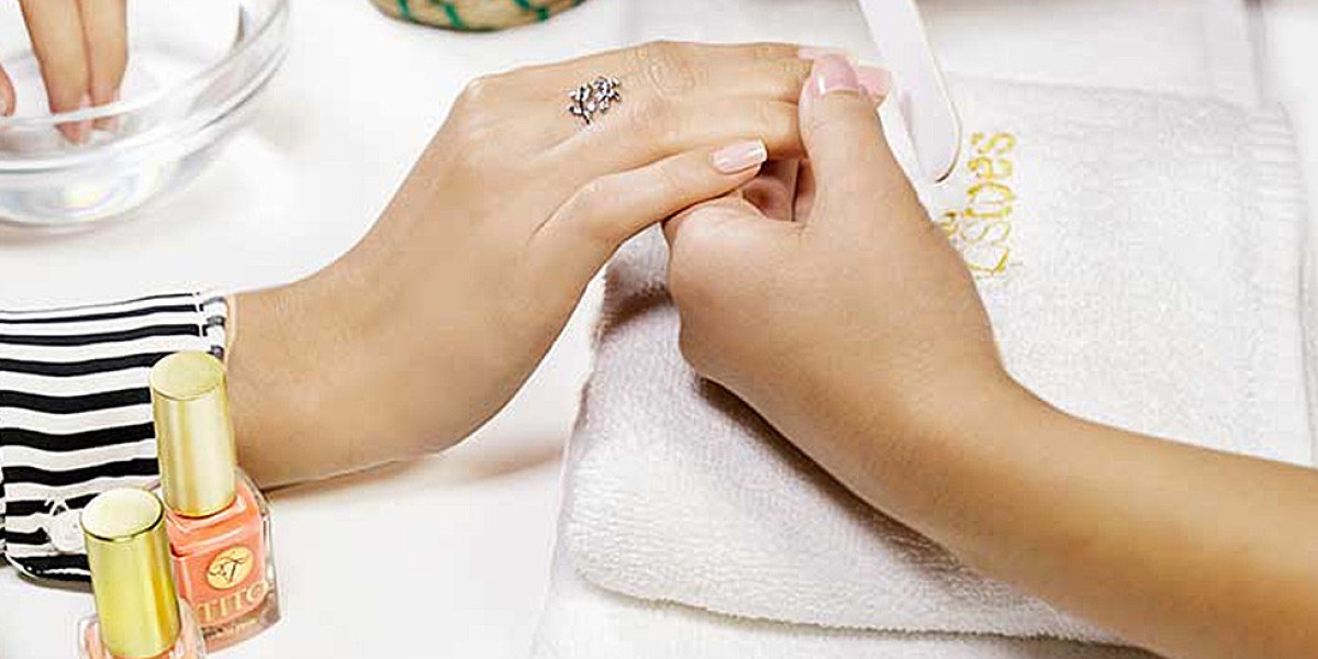 Elevate Your Beauty Routine with Premium eyelash extensions Dubai & Stylish french tip nails