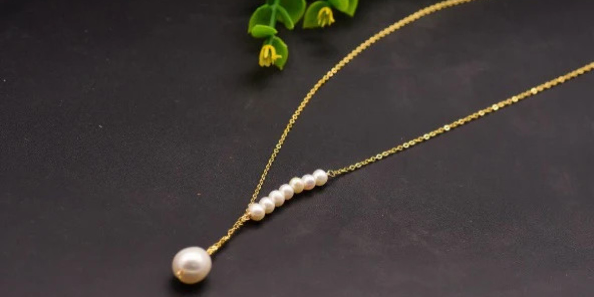 Cultured vs. Freshwater: Which Pearl Necklace Is Better?