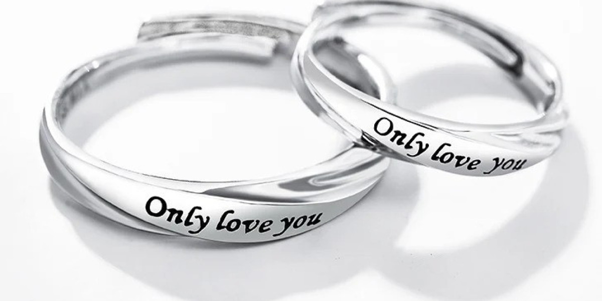 Trendy Metals Dominating the Couple Rings Market