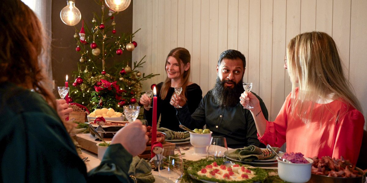 Celebrate Christmas 2025 and Favale’s Trattoria Pizza for a Cozy Celebration