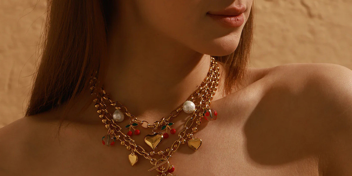 Celebrity-Inspired Charm Necklace Styles