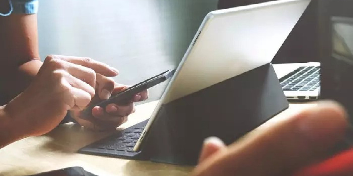 Choosing the Right Digital Marketing Partner in a Crowded Online Space