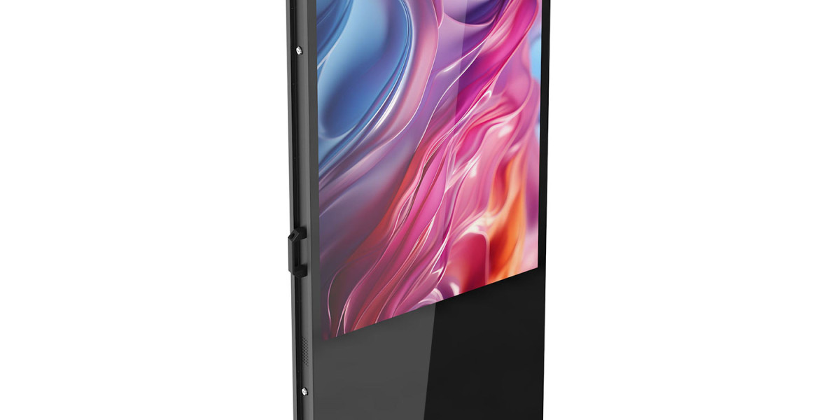 Choosing the Right Monitor Screen Brightness for Outdoors: A Complete Guide for Outdoor Digital Advertising Screens