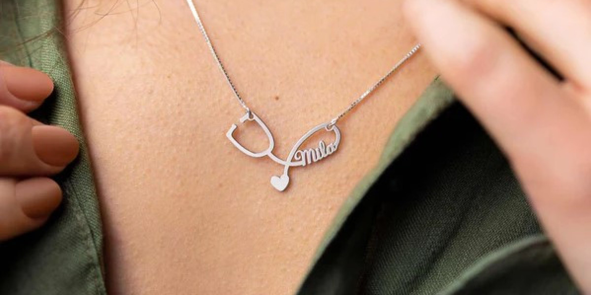 Premium Personalised Name Necklace in India for Timeless Luxury Style